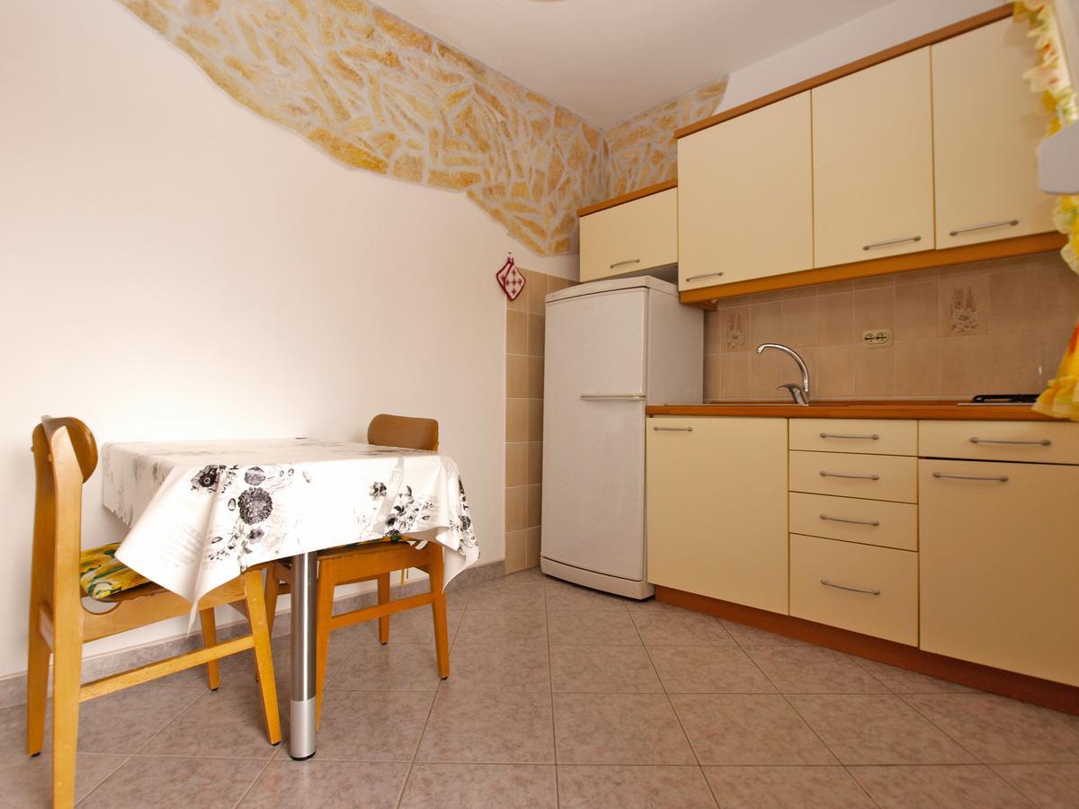 Apartments Luciano 1576 Liznjan Exterior photo