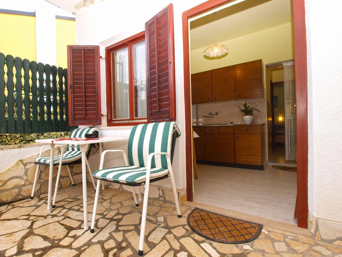 Apartments Luciano 1576 Liznjan Exterior photo